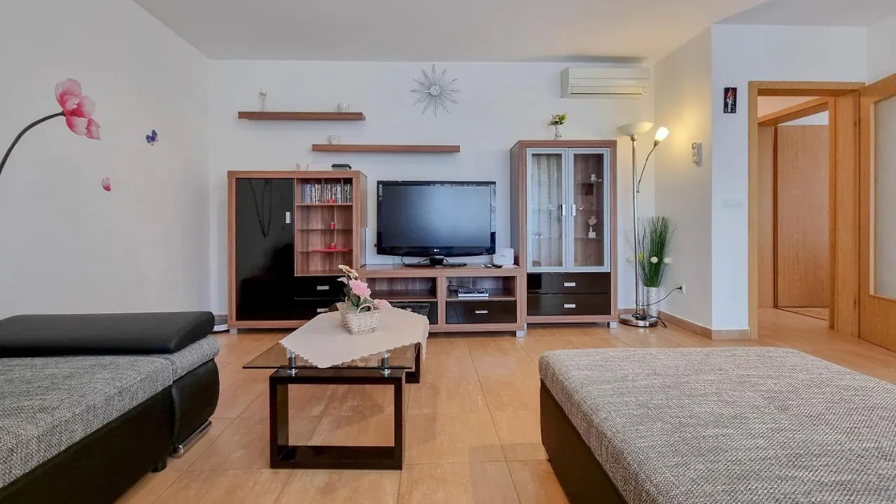 Apartment Mark Novigrad  Croatia